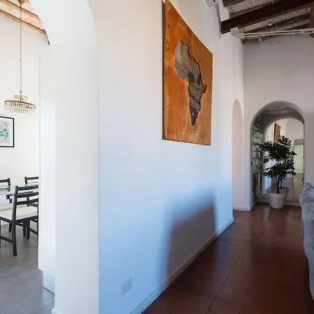Luxury Panoramic Penthouse Trastevere アパート