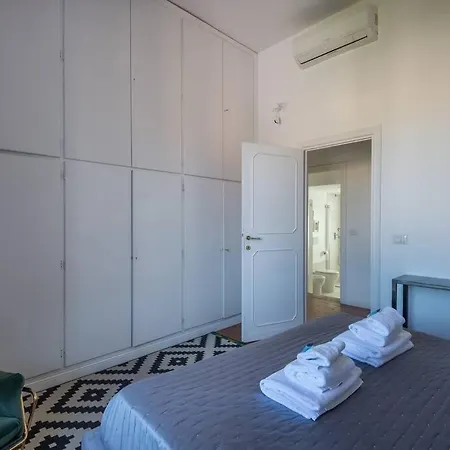 Luxury Panoramic Penthouse Trastevere アパート